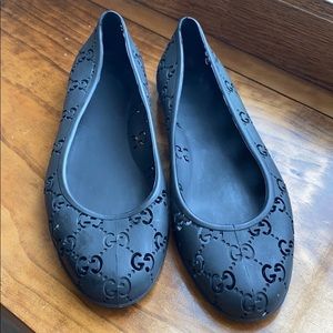 Gucci rubber ballet flats size 37